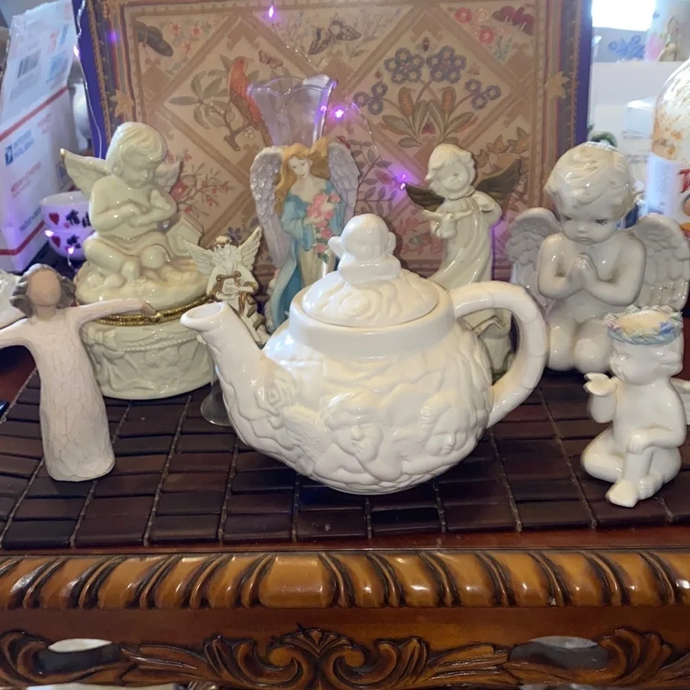 Bundle of angle pieces including a teapot, jewelry holder, candle holder, bell
